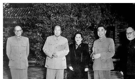 一军代表贪污霸占小妾陈毅怎么处理K8凯发国际1949年上海解放(图2)